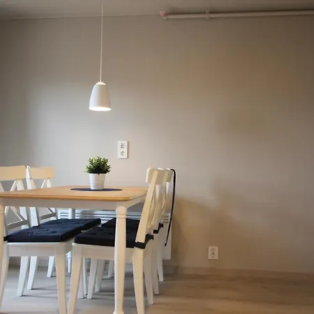 Setnes Feriesenter بيت شباب Veblungsnes