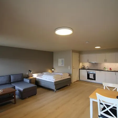 Setnes Feriesenter بيت شباب Veblungsnes