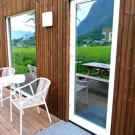 Setnes Feriesenter Hostel *