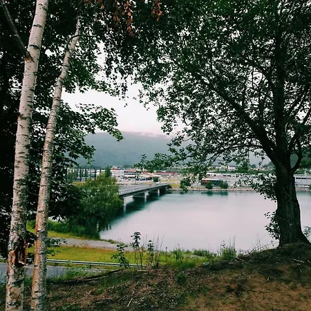 Setnes Feriesenter بيت شباب *