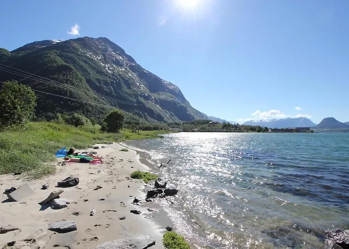 Setnes Feriesenter Хостел Veblungsnes